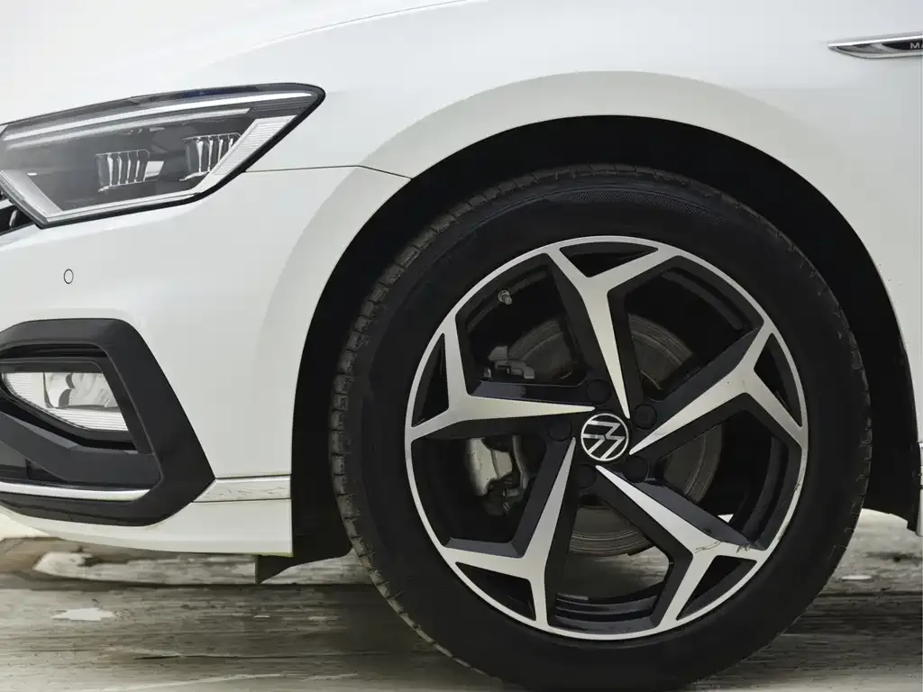 Volkswagen Magotan 2023 из CN, фото 3