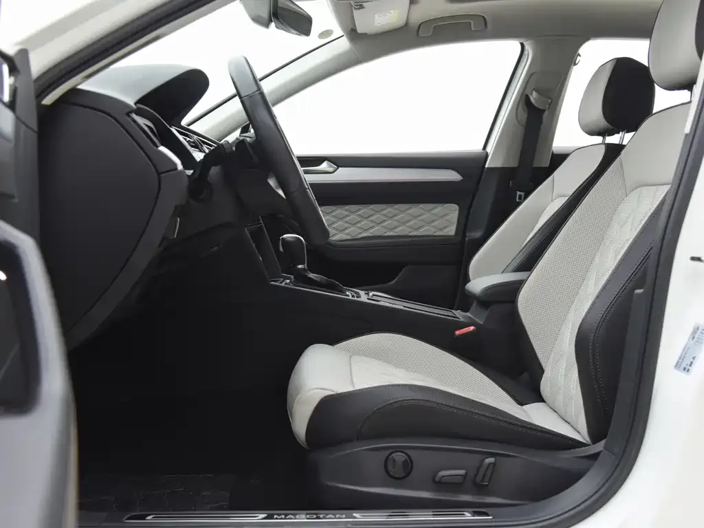Volkswagen Magotan 2023 из CN, фото 9