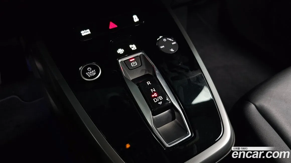 Audi Q4 e-tron — фото 9