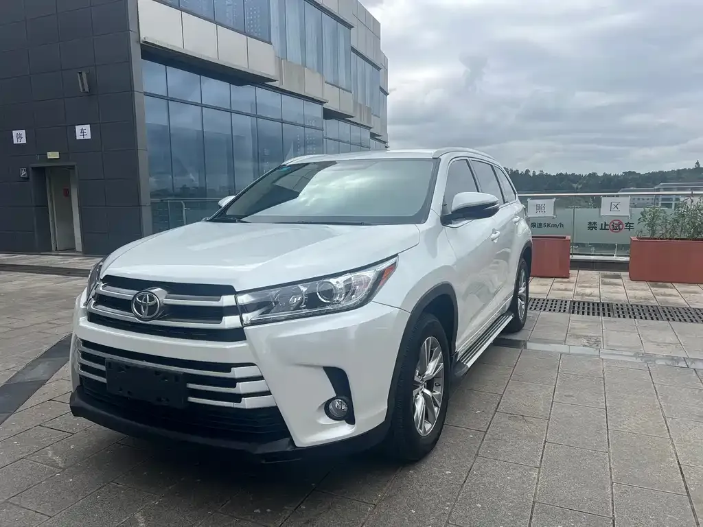 Toyota Highlander 2021 из CN, фото 1