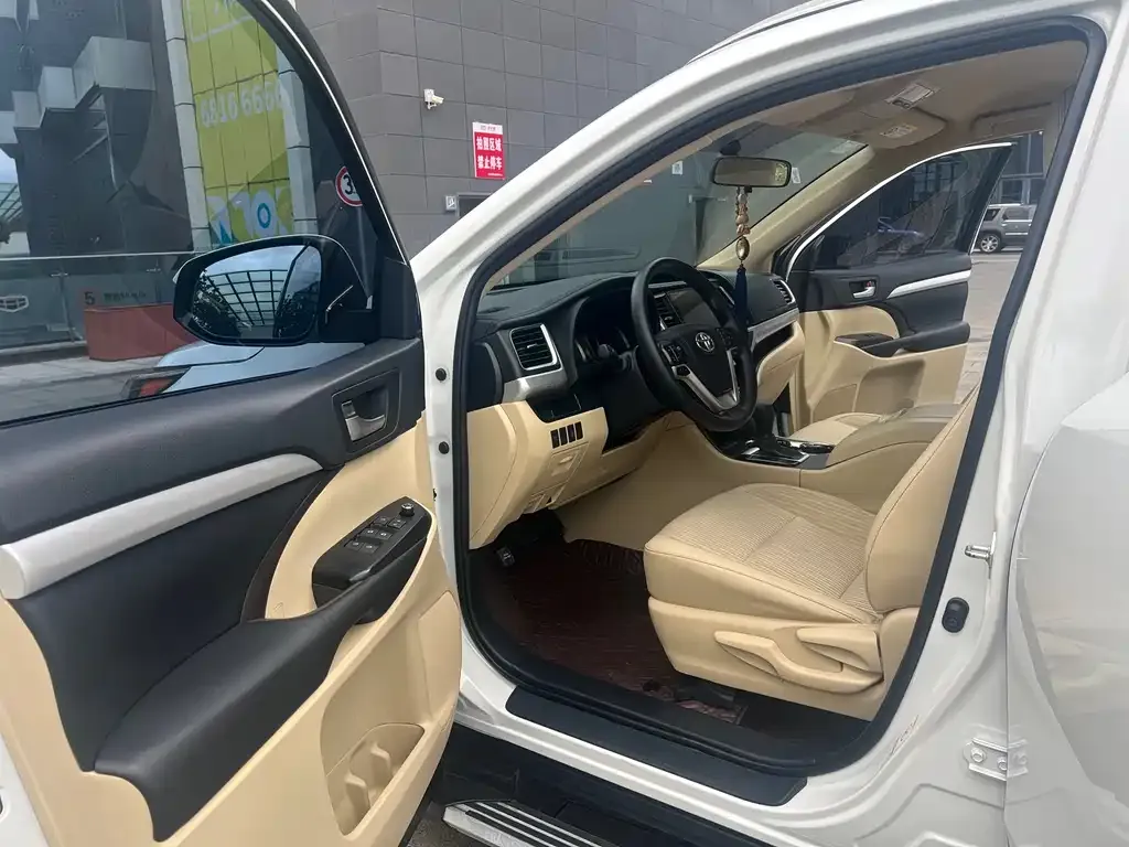 Toyota Highlander 2021 из CN, фото 4