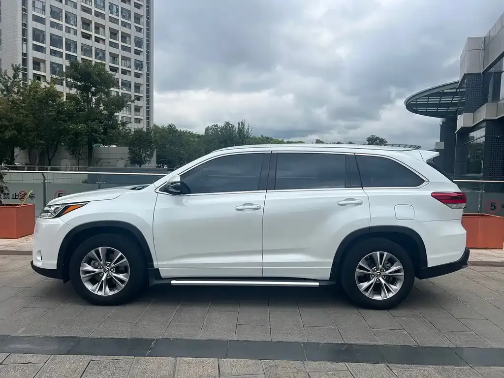 Toyota Highlander 2021 из CN, фото 9