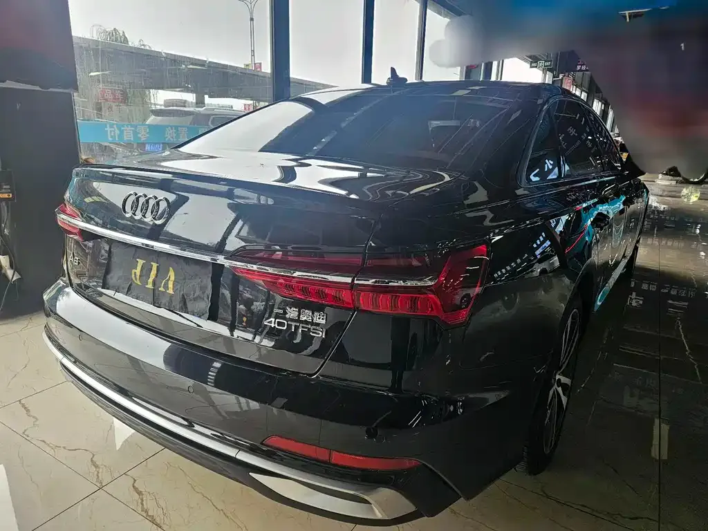 Audi A6L 2023 из CN, фото 10