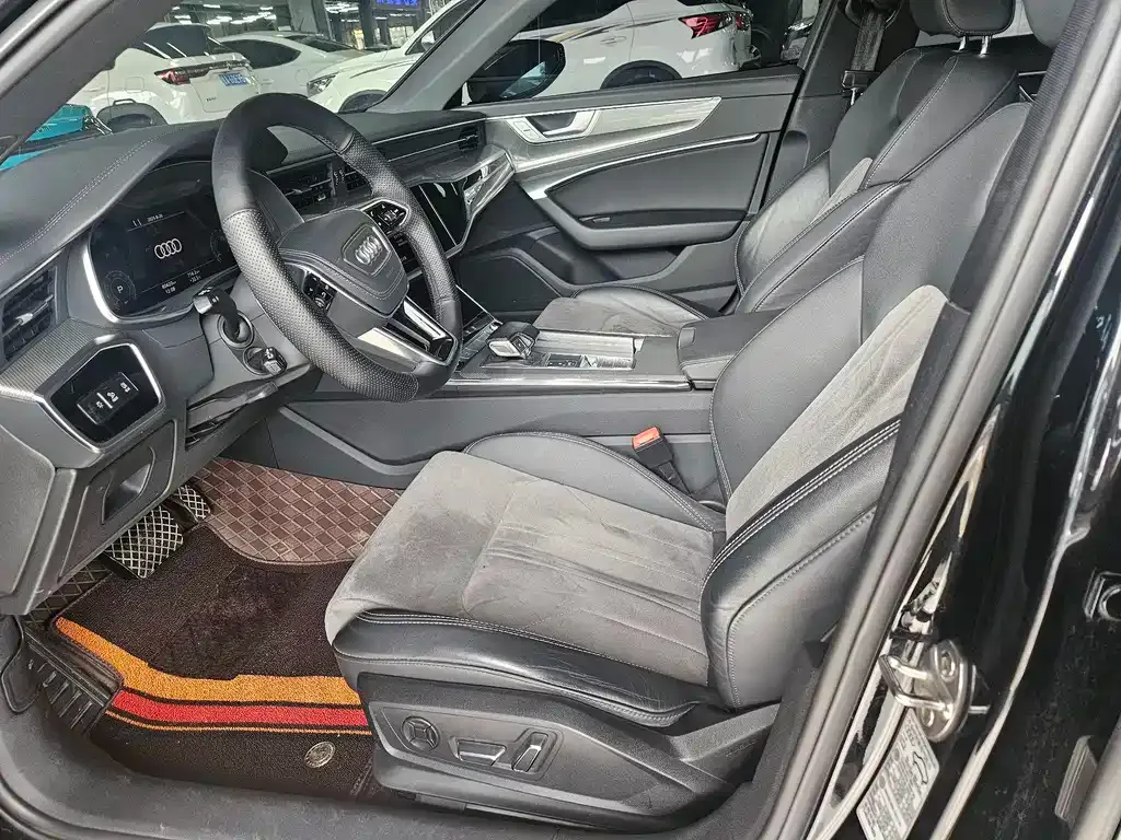 Audi A6L 2023 из CN, фото 4