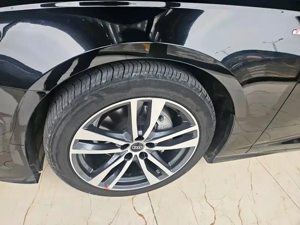 Audi A6L 2023 из CN, фото 6