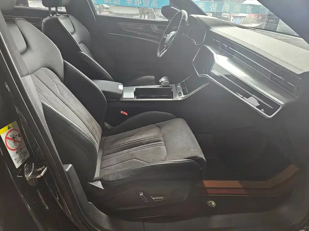 Audi A6L 2023 из CN, фото 7