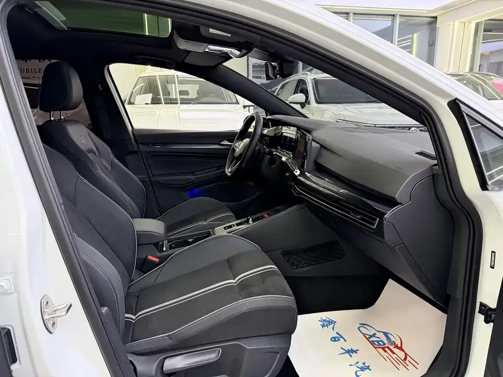 Volkswagen Golf 2022 из CN, фото 6