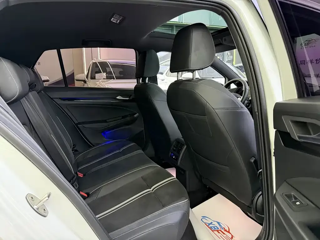 Volkswagen Golf 2022 из CN, фото 7