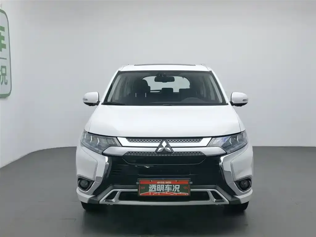 Mitsubishi Outlander 2021 из CN, фото 3