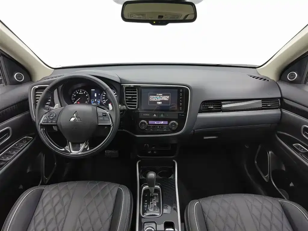 Mitsubishi Outlander 2021 из CN, фото 5