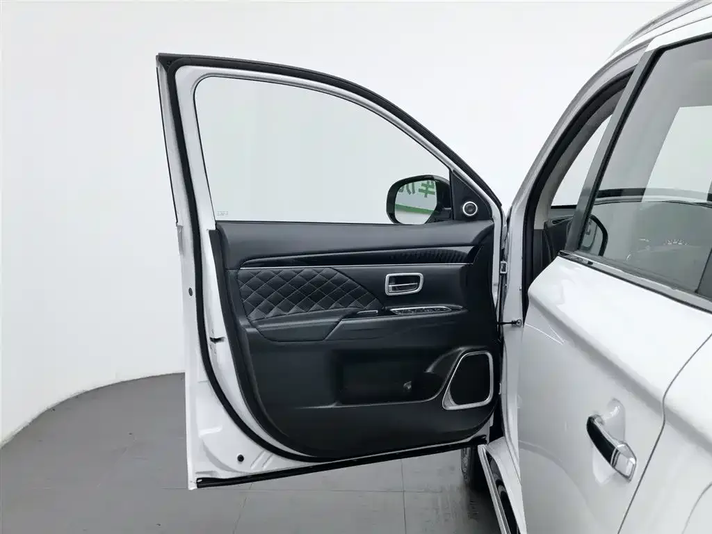Mitsubishi Outlander 2021 из CN, фото 8