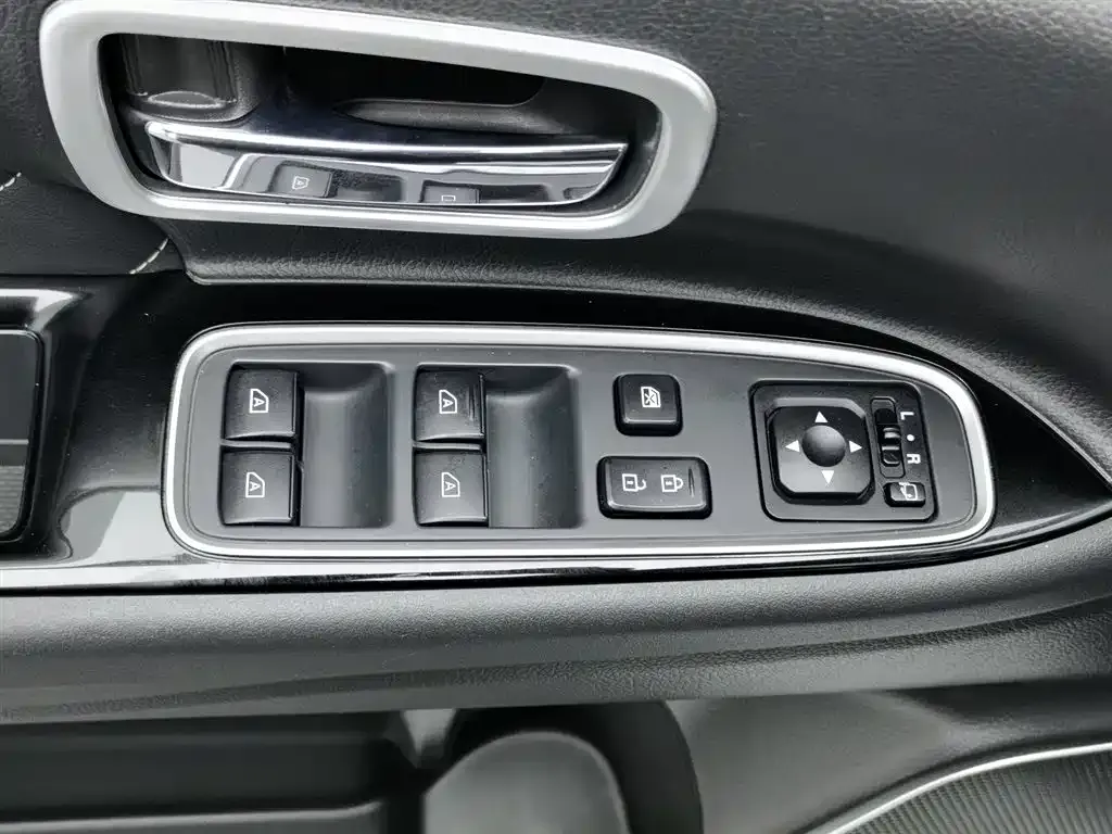 Mitsubishi Outlander 2021 из CN, фото 9
