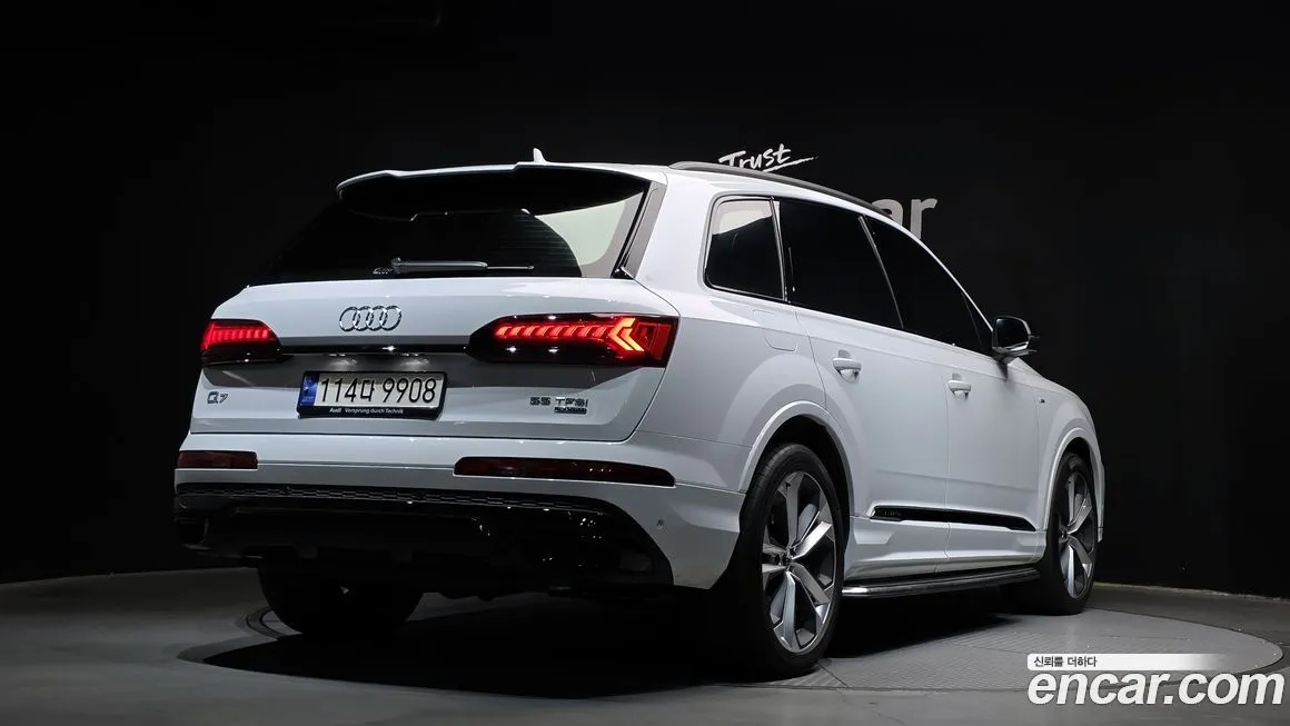 Audi Q7 2023 из KR, фото 2