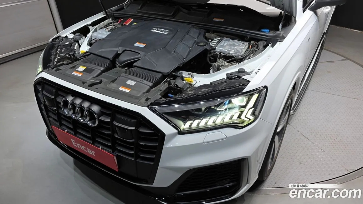 Audi Q7 2023 из KR, фото 6