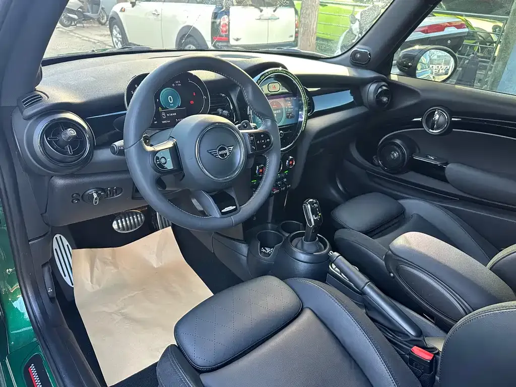 MINI Cooper (3-door) 2023 из CN, фото 10