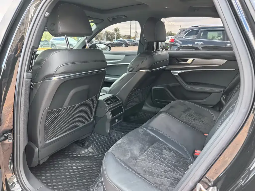 Audi A6L 2021 из CN, фото 6