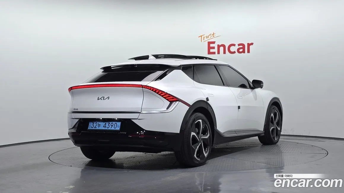 Kia EV6 2023 из KR, фото 2