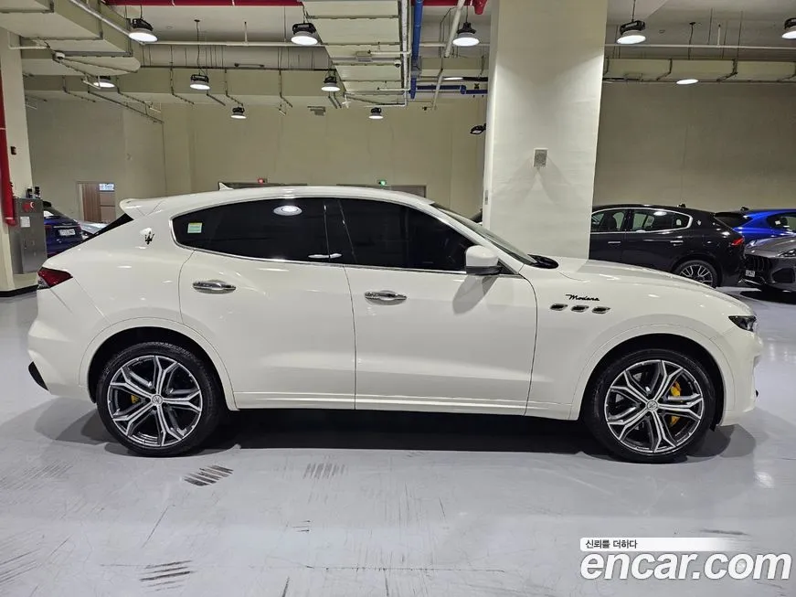Maserati Levante 2023 из KR, фото 3
