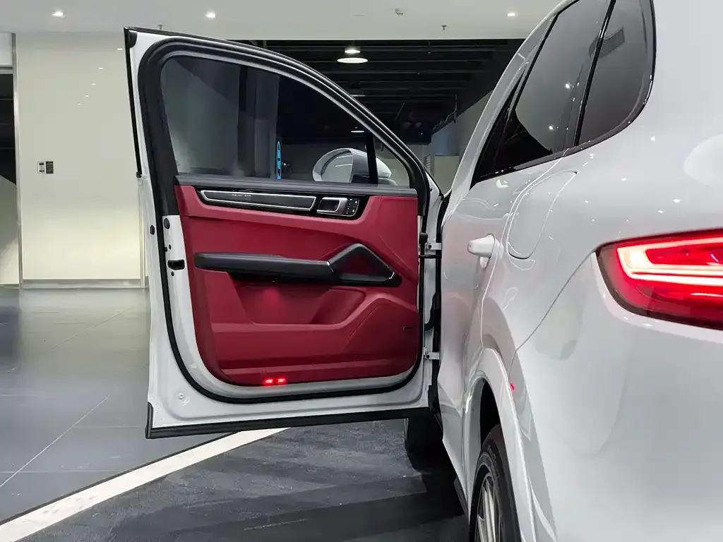 Porsche Cayenne Hybrid 2023 из CN, фото 6