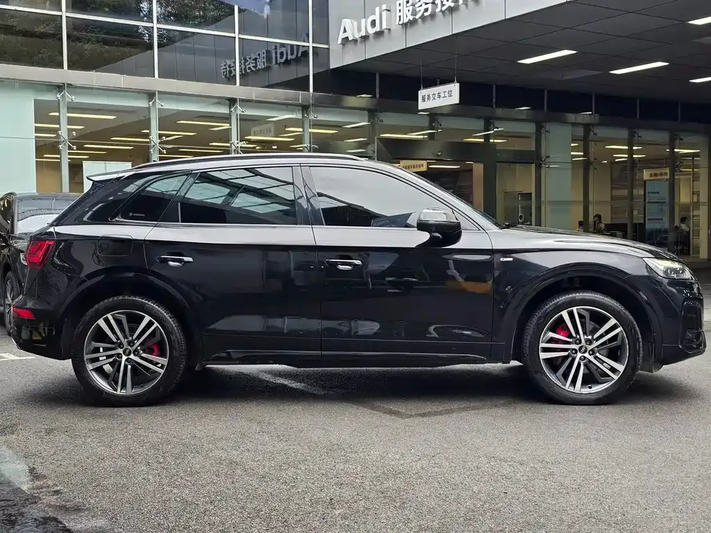 Audi Q5L — фото 4