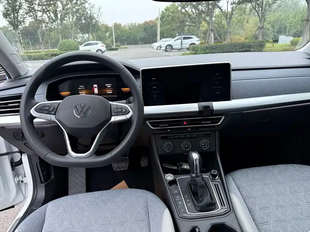 Volkswagen Lavida 2024 из CN, фото 5