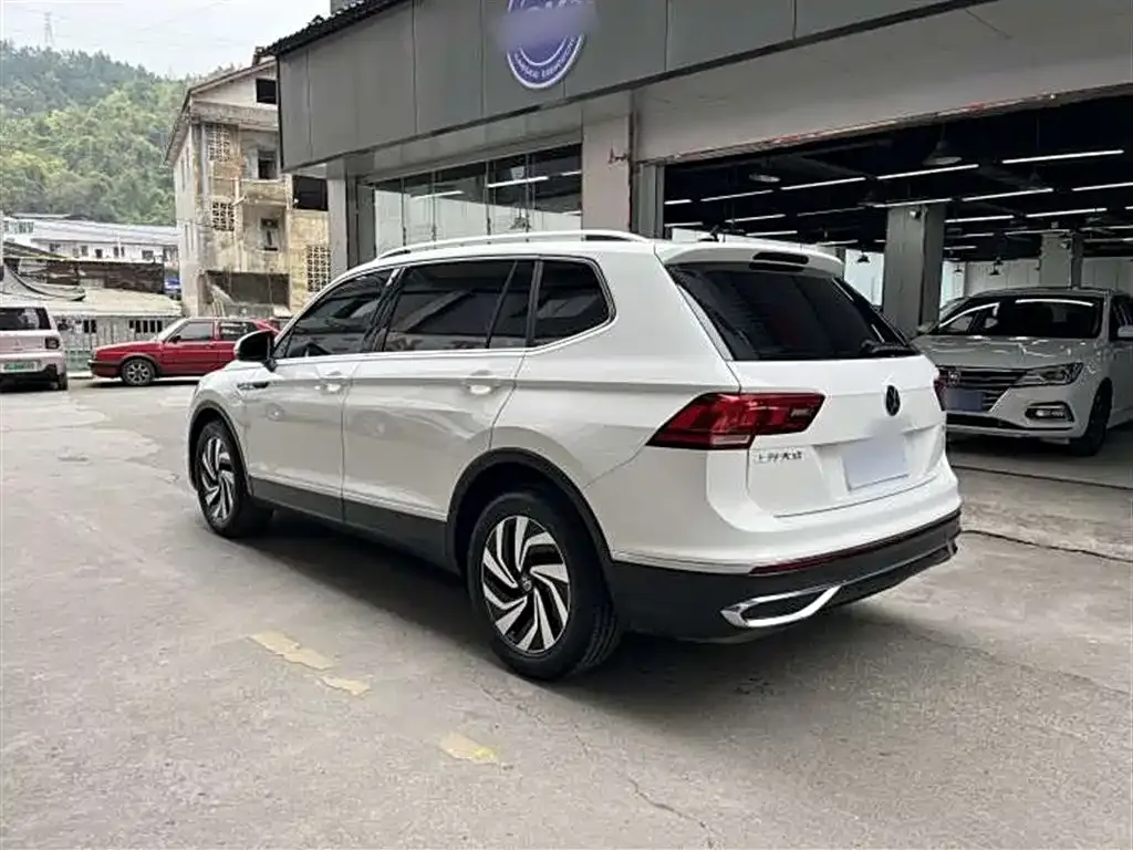 Volkswagen Tiguan L 2022 из CN, фото 10
