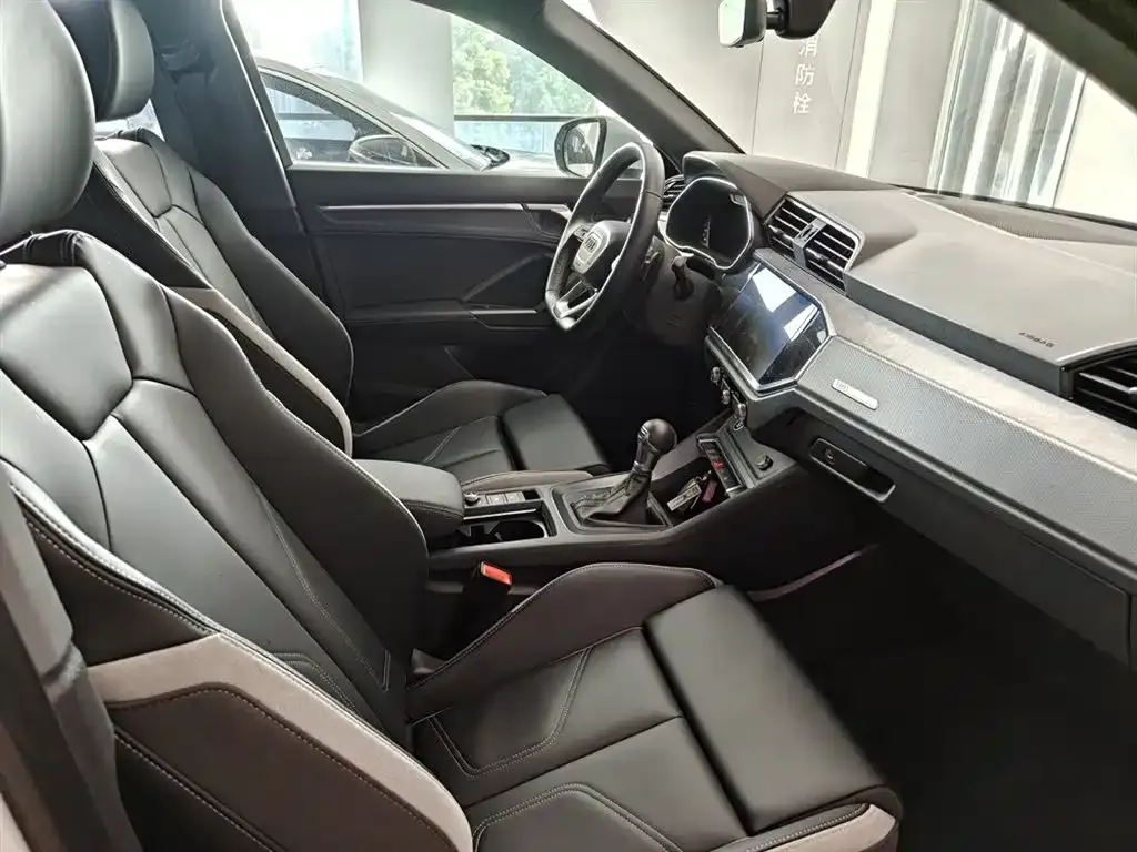 Audi Q3 2024 из CN, фото 10