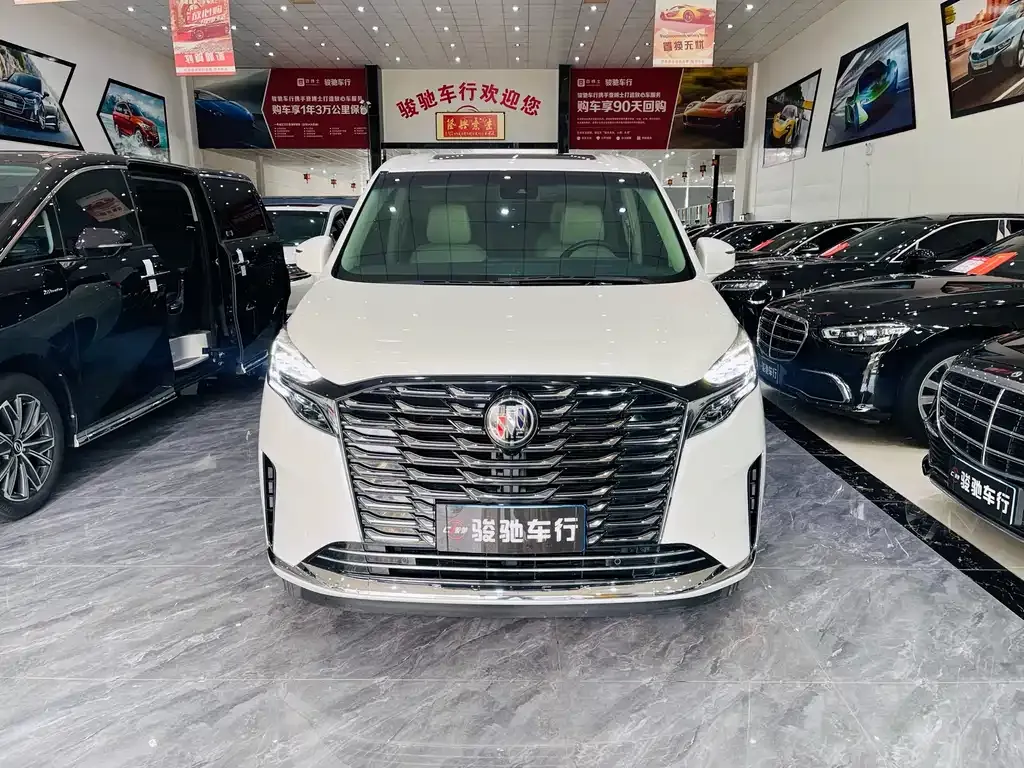 Buick GL8 2023 из CN, фото 3