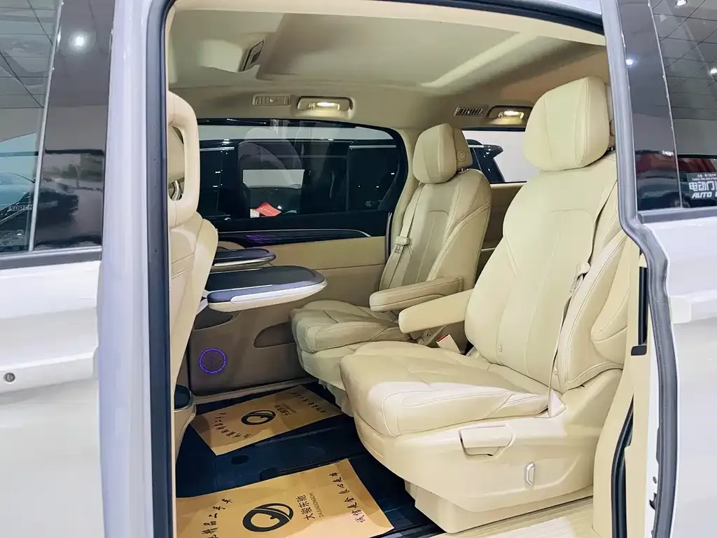 Buick GL8 2023 из CN, фото 8