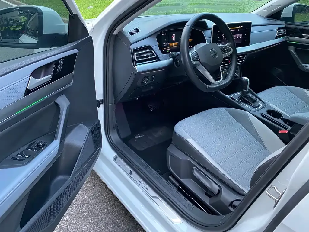 Volkswagen Lavida 2023 из CN, фото 4