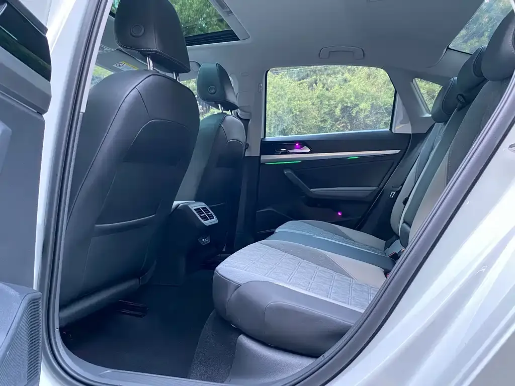 Volkswagen Lavida 2023 из CN, фото 6