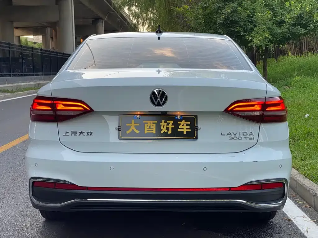 Volkswagen Lavida 2023 из CN, фото 9