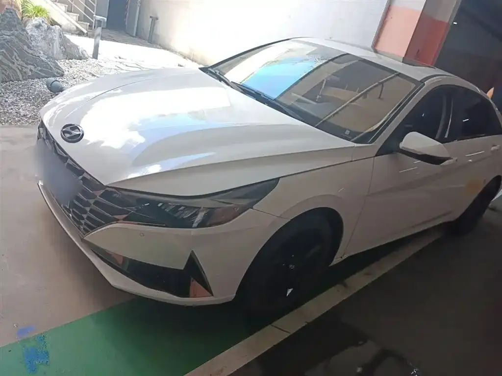 Hyundai Elantra — фото 5
