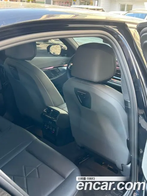 BMW 5-Series 2025 из KR, фото 9