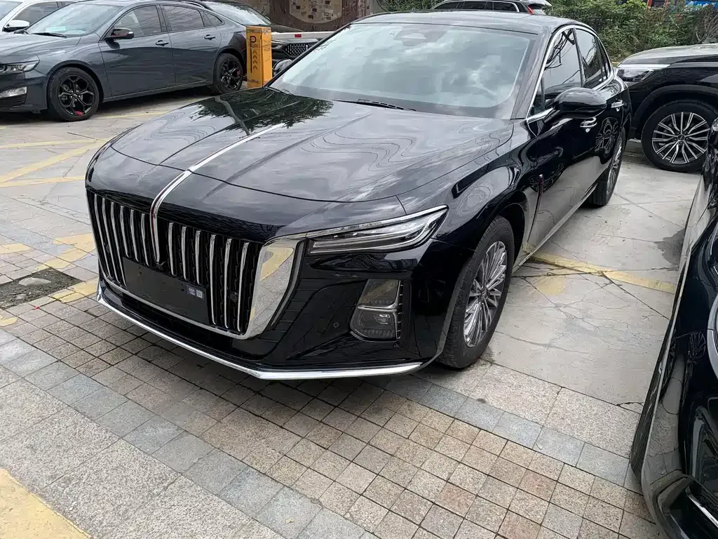 Hongqi H5 — фото 1