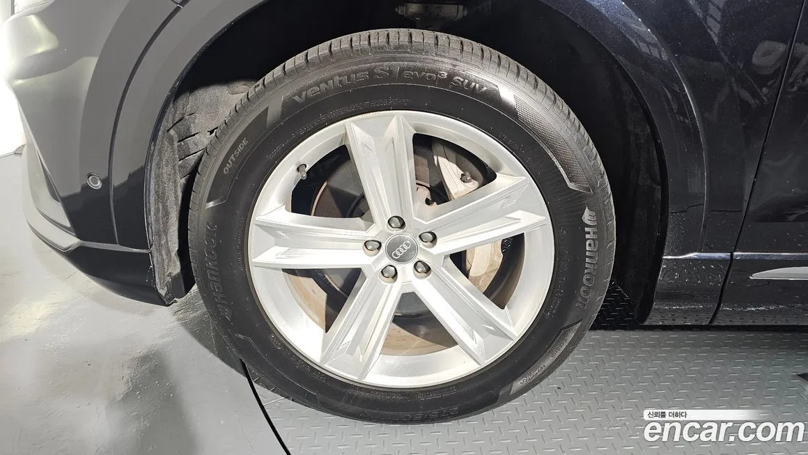 Audi Q8 2021 из KR, фото 5