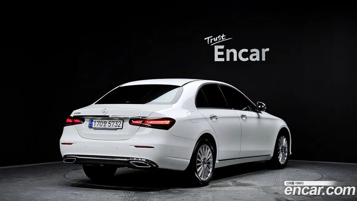 Mercedes-Benz E-Class 2023 из KR, фото 2
