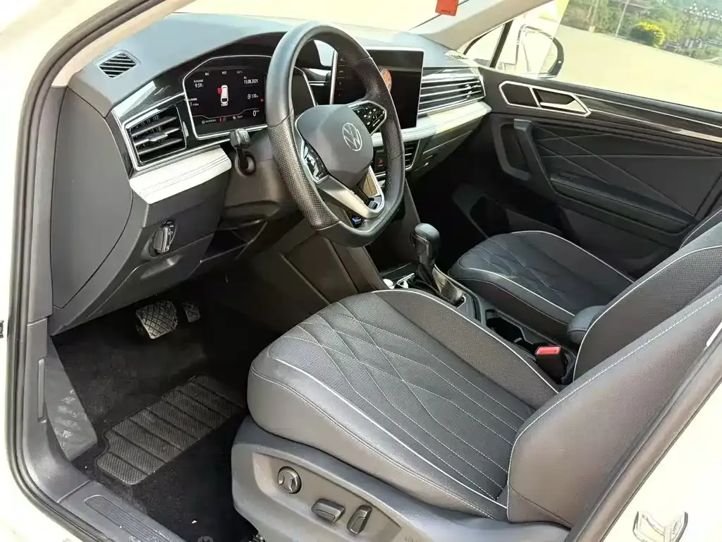 Volkswagen Tiguan L 2023 из CN, фото 3