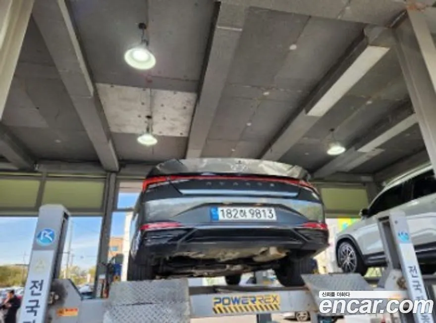 Hyundai AVANTE 2022 из KR, фото 2