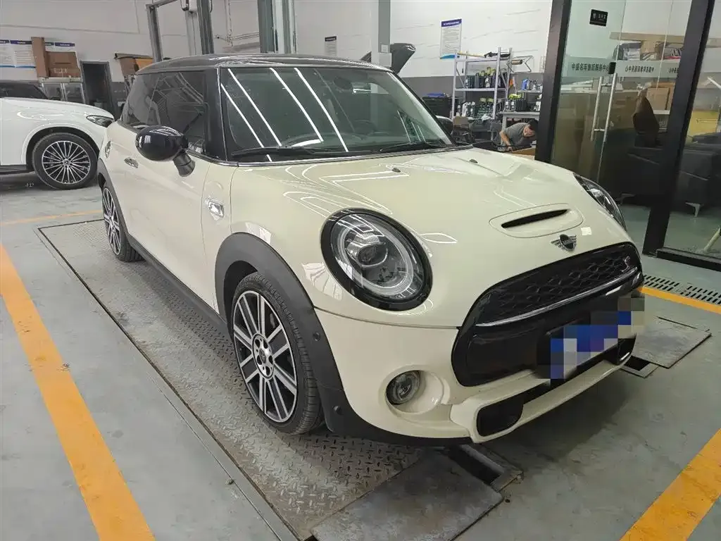 MINI Cooper (3-door) 2021 из CN, фото 2