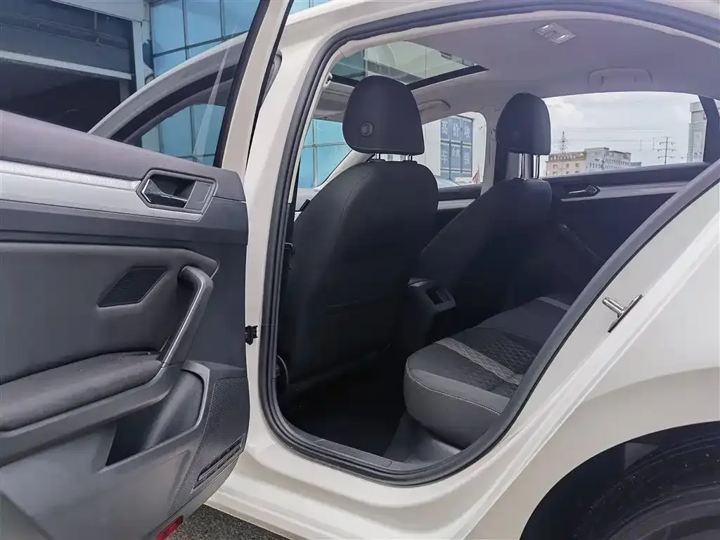 Volkswagen Lamando 2022 из CN, фото 10