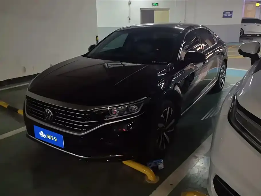 Volkswagen Passat 2023 из CN, фото 1