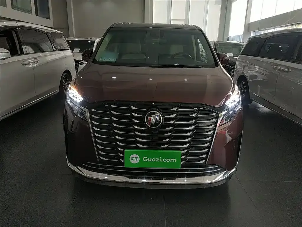 Buick GL8 2023 из CN, фото 3