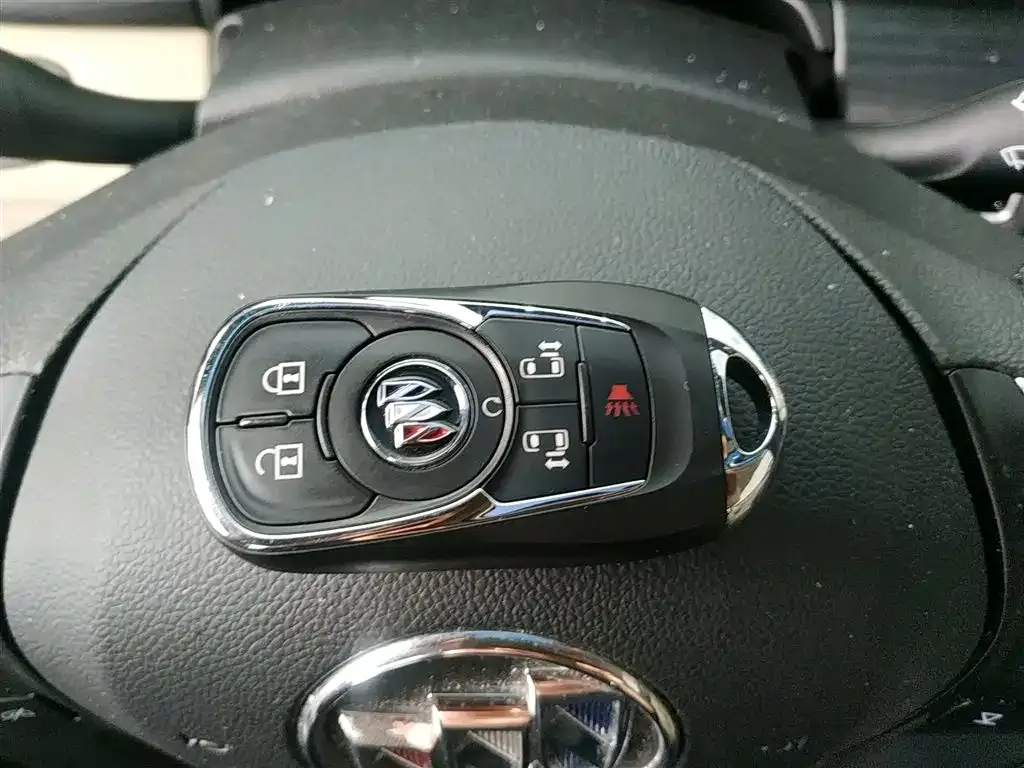 Buick GL8 2023 из CN, фото 9