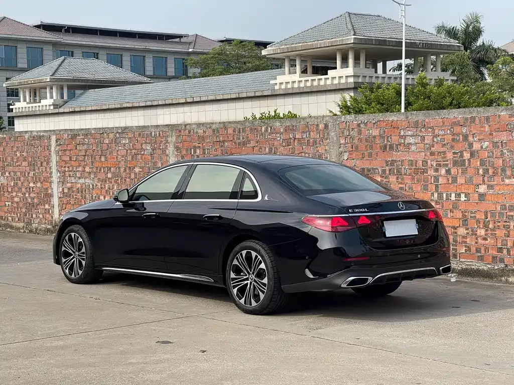 Mercedes-Benz E-Class 2024 из CN, фото 2