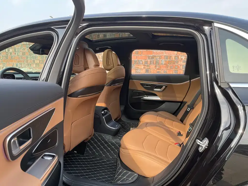 Mercedes-Benz E-Class 2024 из CN, фото 7
