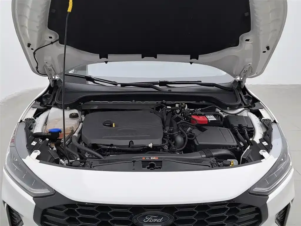 Ford Focus 2023 из CN, фото 6