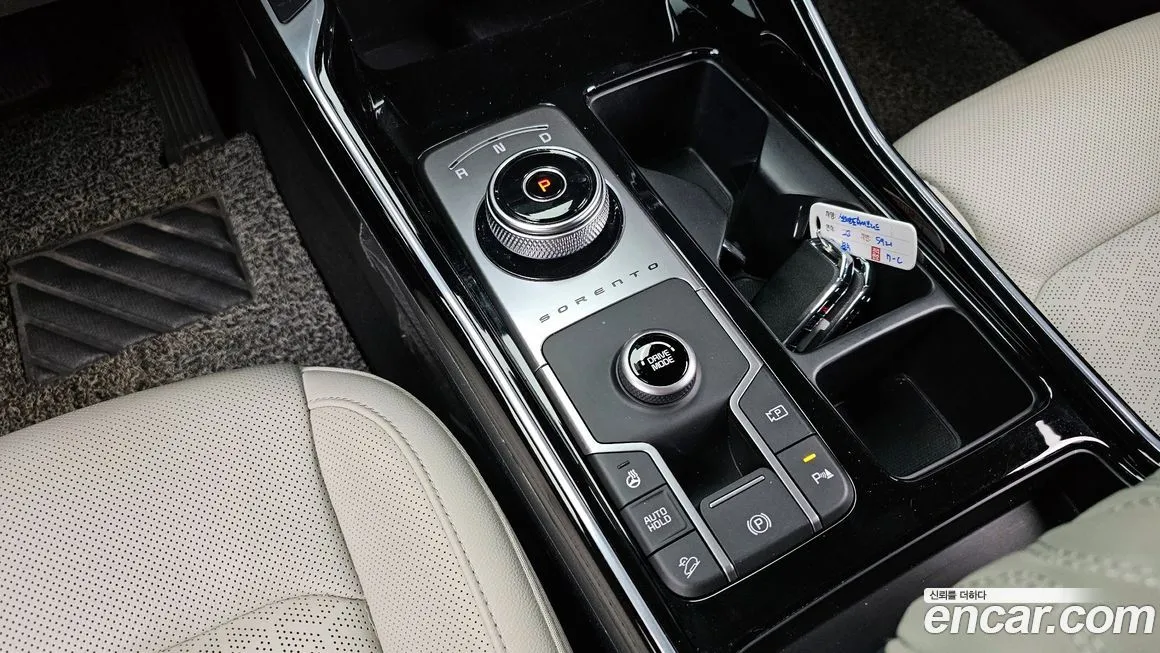 Kia Sorento — фото 9