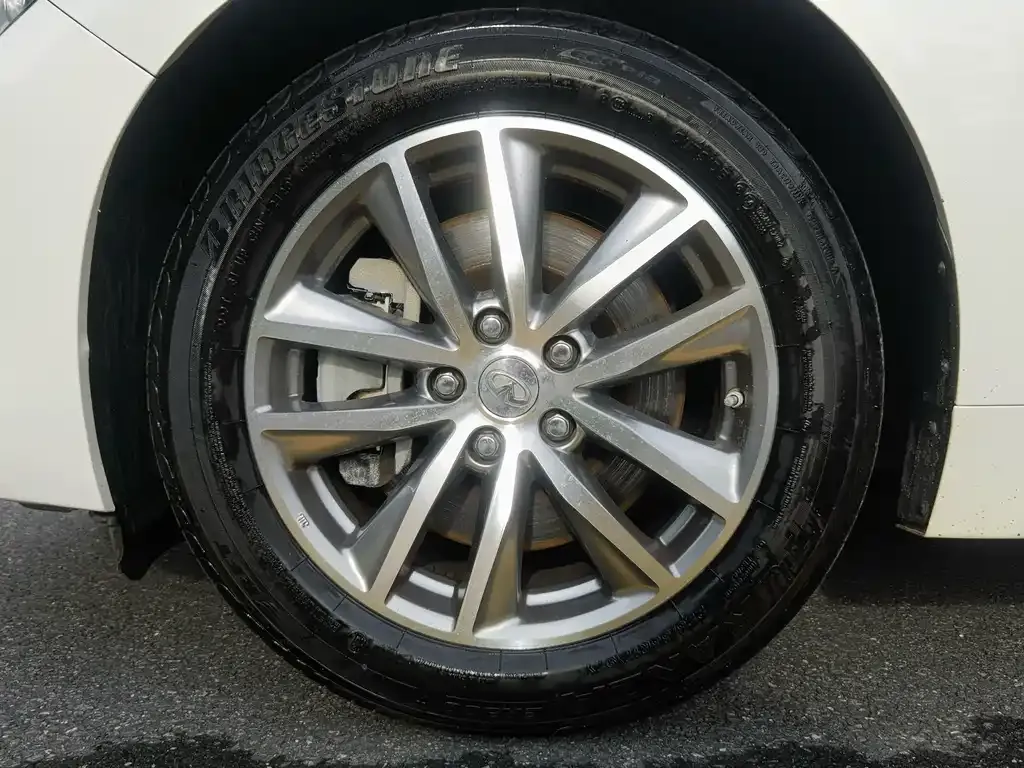 Infiniti Q50L 2021 из CN, фото 10