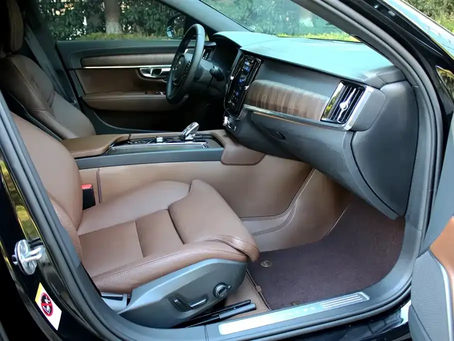 Volvo S90 2024 из CN, фото 10